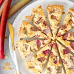 Rhabarber Tarte mit Mandeln und Mohn